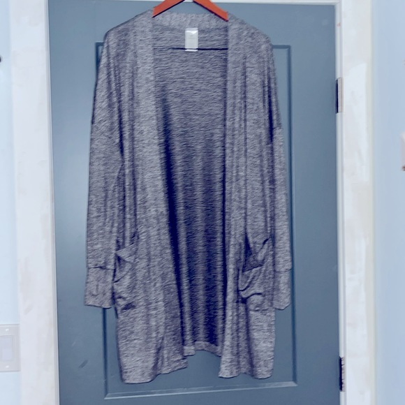 Long Sleeve Cardigan w/pockets - Picture 6 of 7